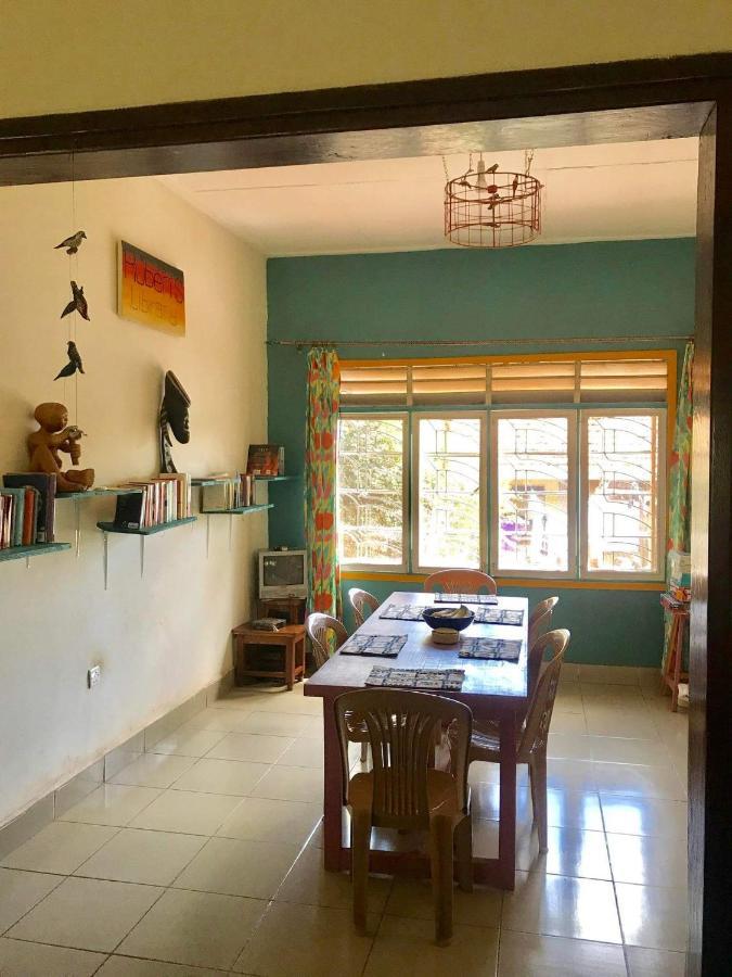 Homestaystudio62 Джінджа Екстер'єр фото